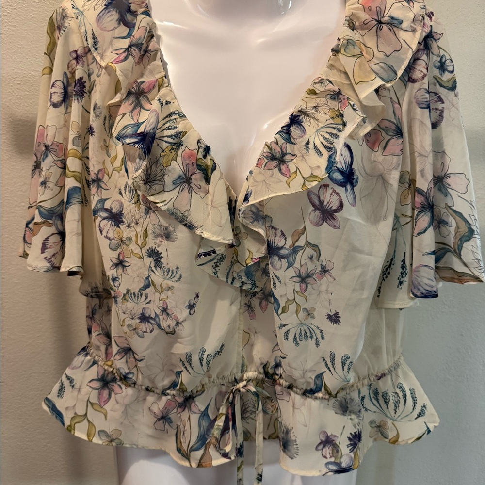 Steve Madden Cream and Blue Flutter Sleeve Blouse
